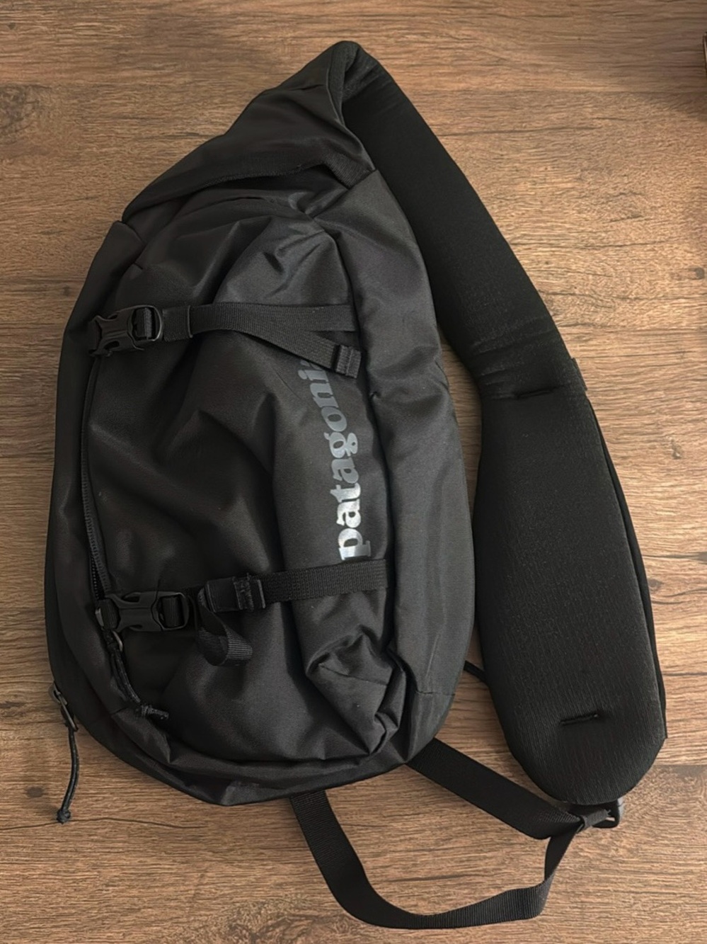 New never used: Patagonia Black Crossbody Sling Bag with Adjustable Strap